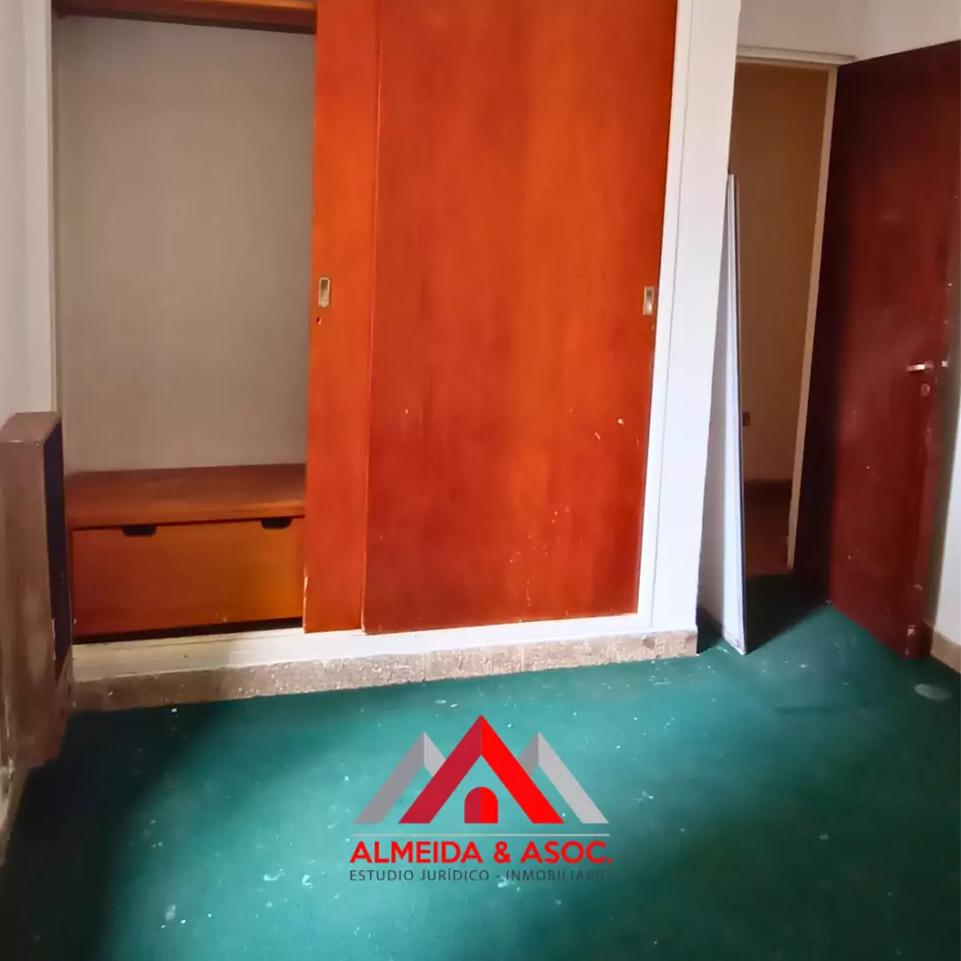 Casa en Alberdi a mts. de Colón