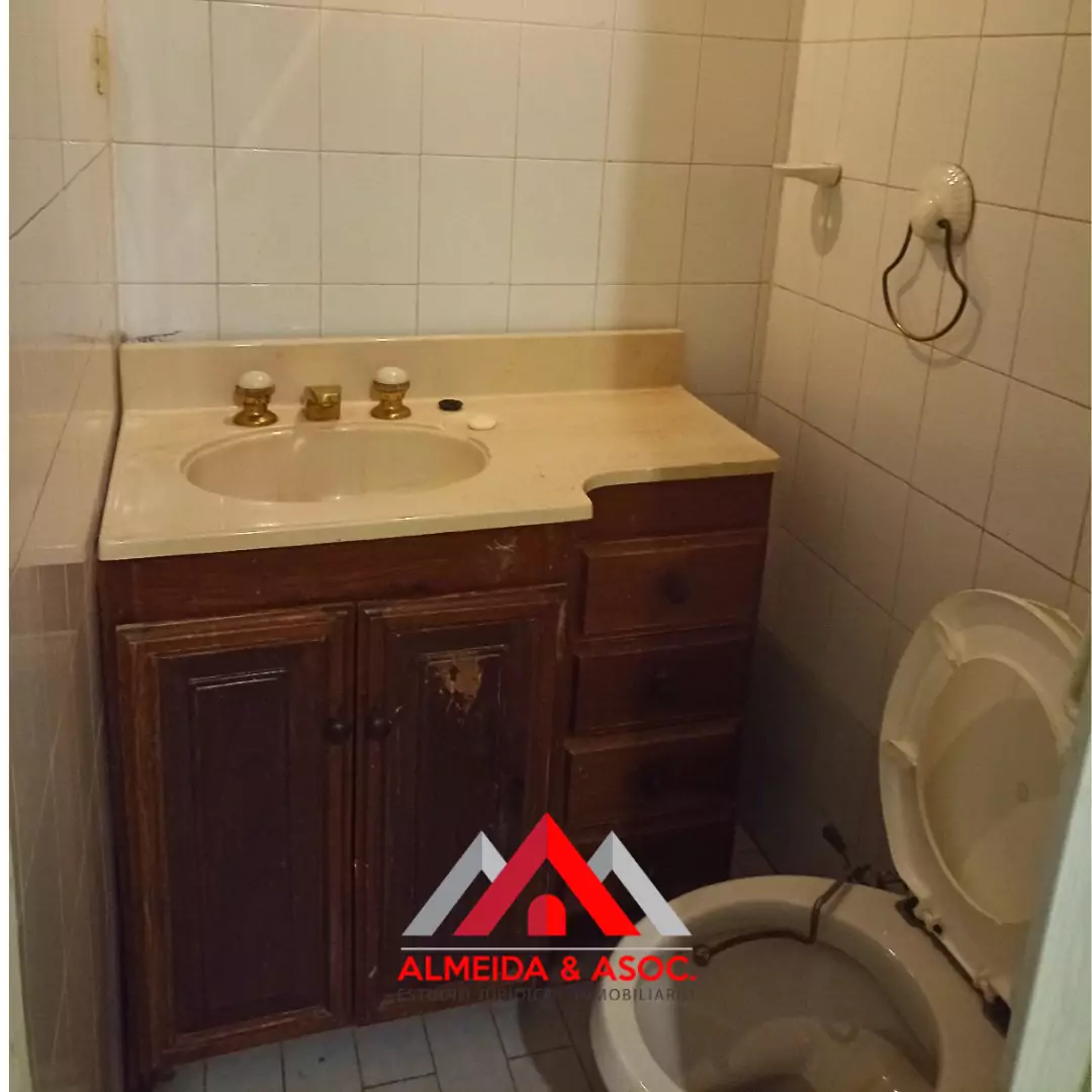 Casa en Alberdi a mts. de Colón