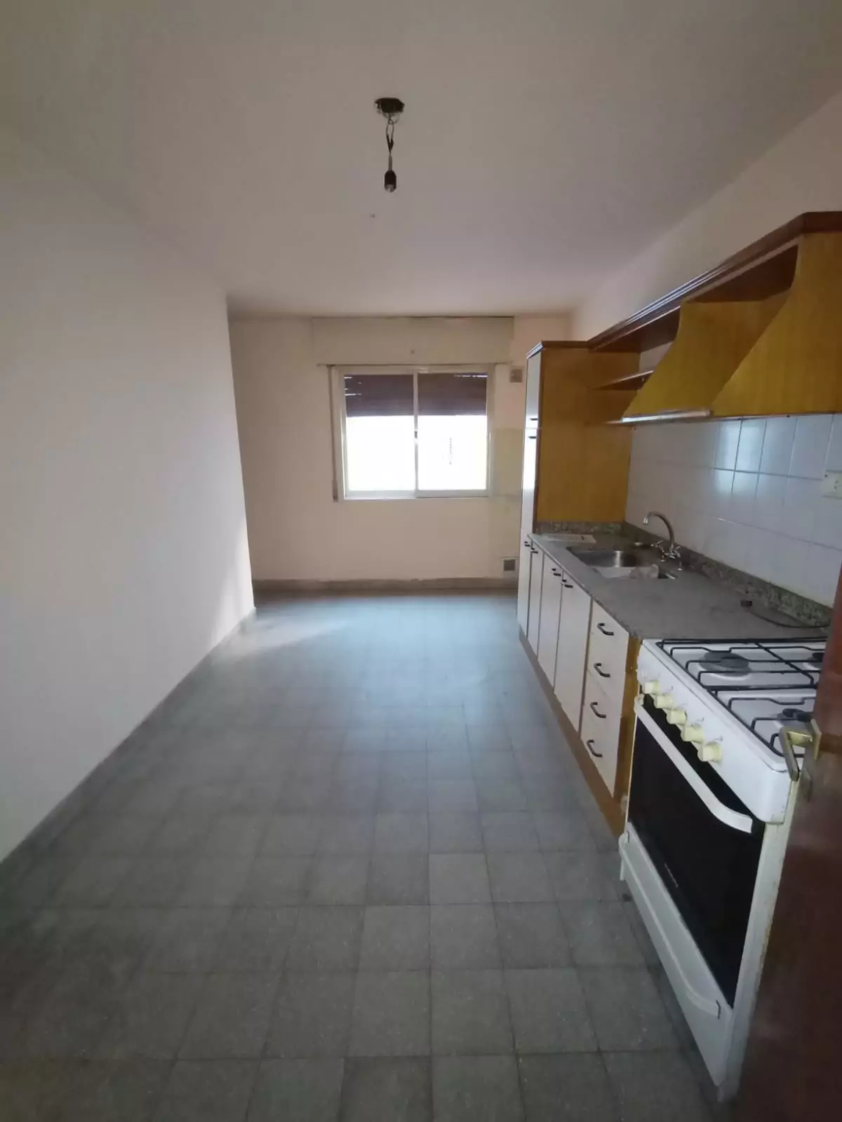 Amplio depto. en Duarte Quirós