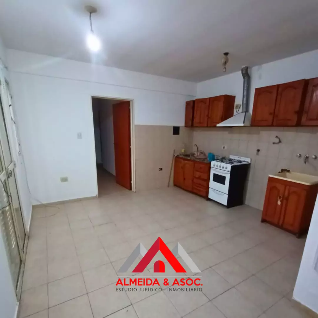 Depto. amplio en Maestro Vidal 