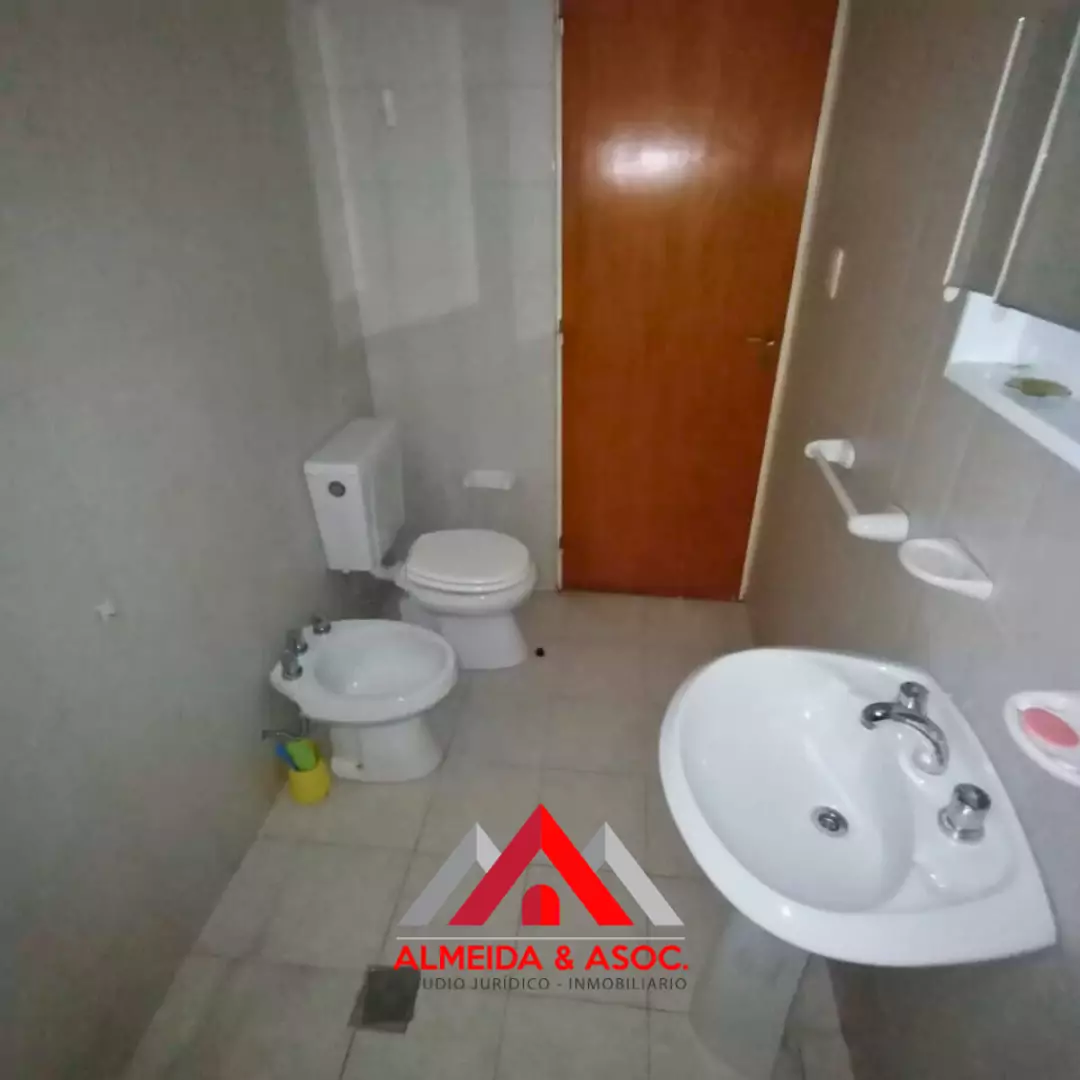 Depto. amplio en Maestro Vidal 