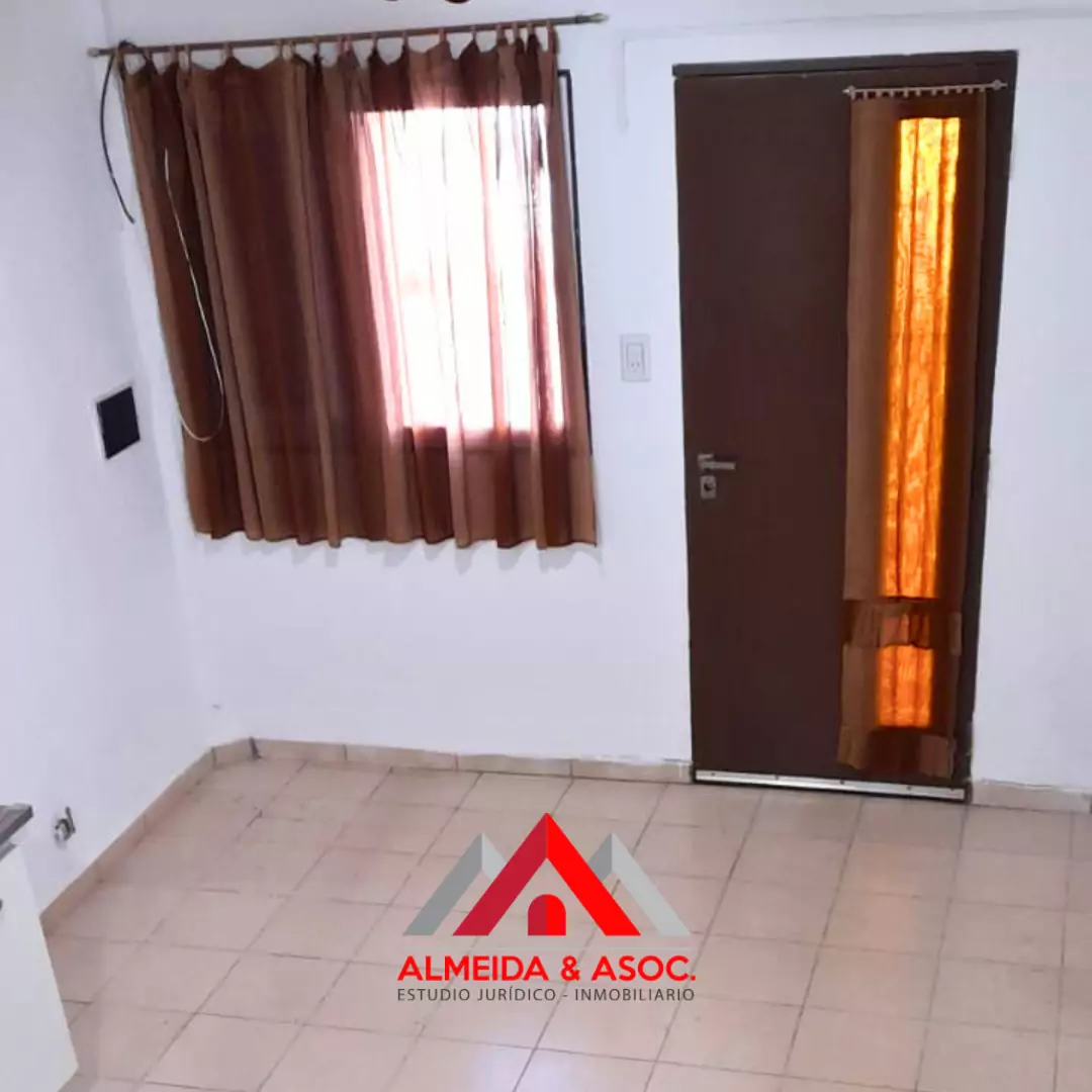 Dúplex en alquiler - Talleres Oeste