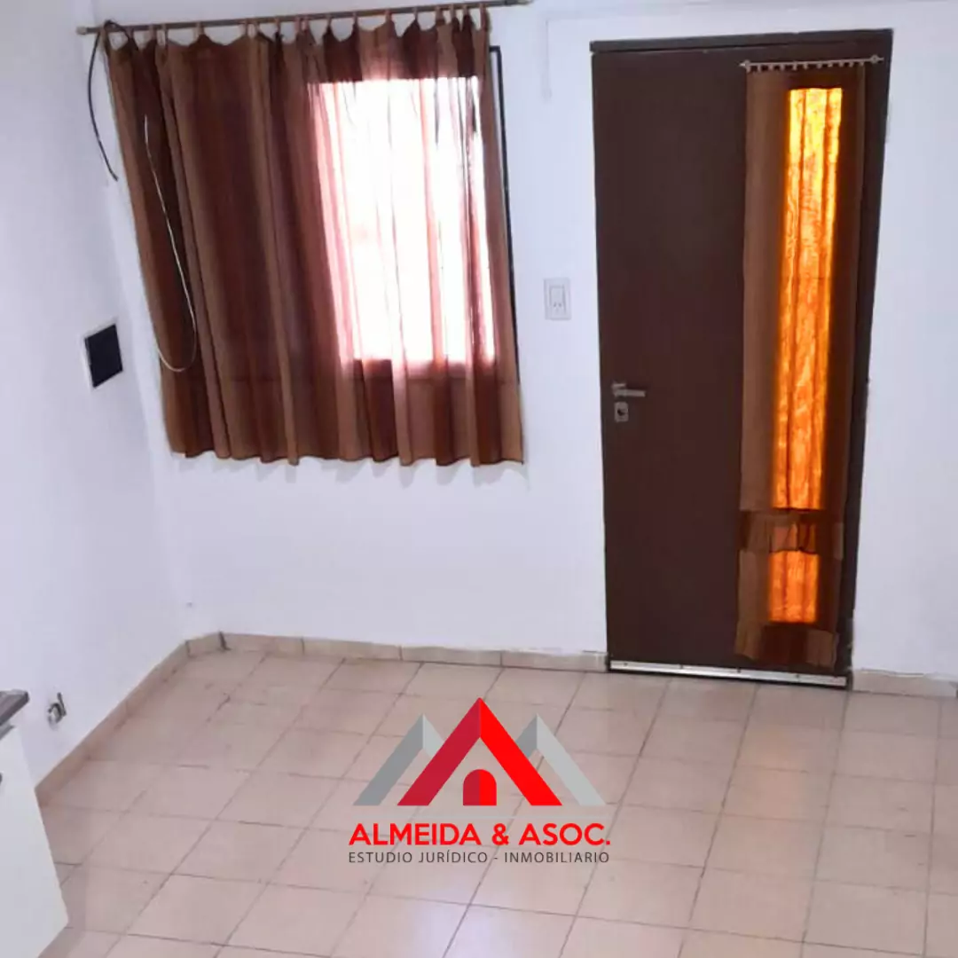 Dúplex en alquiler - Talleres Oeste