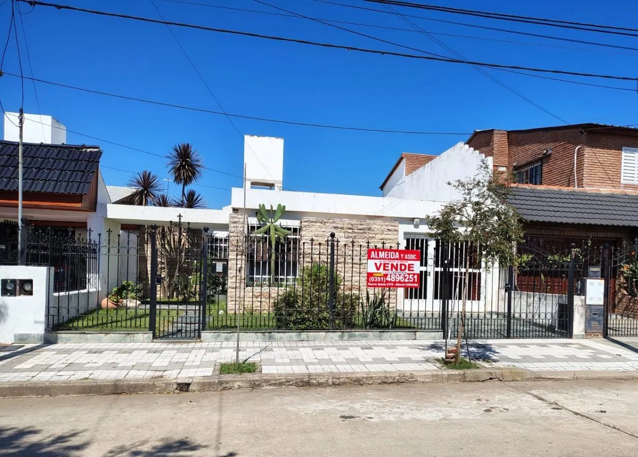 Casa 3 dormitorios en zona sur