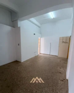 Local 150 m2 sobre Maestro Vidal