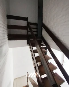 Casa 3 dormitorios s/ Caseros al 2300