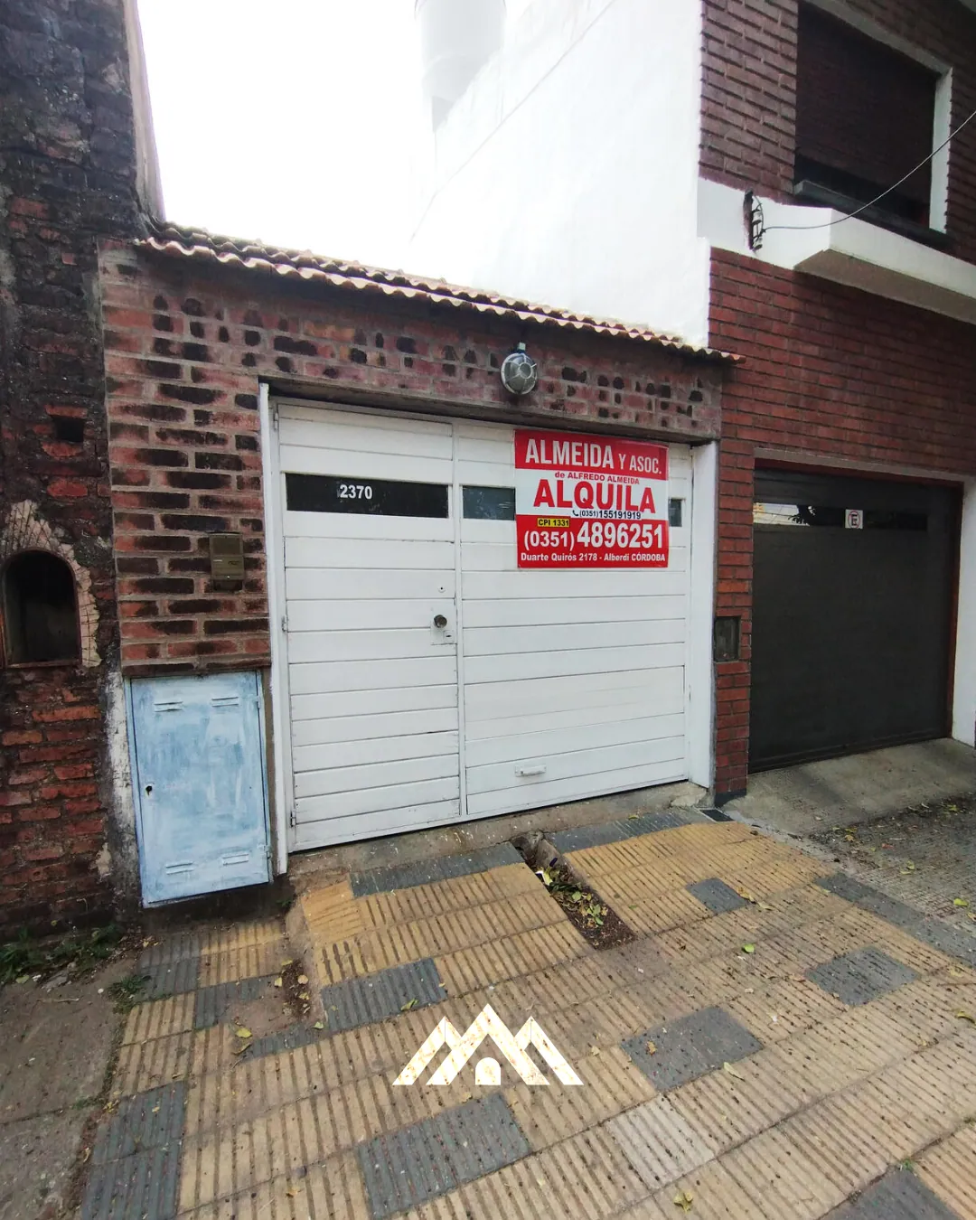 Casa 3 dormitorios s/ Caseros al 2300