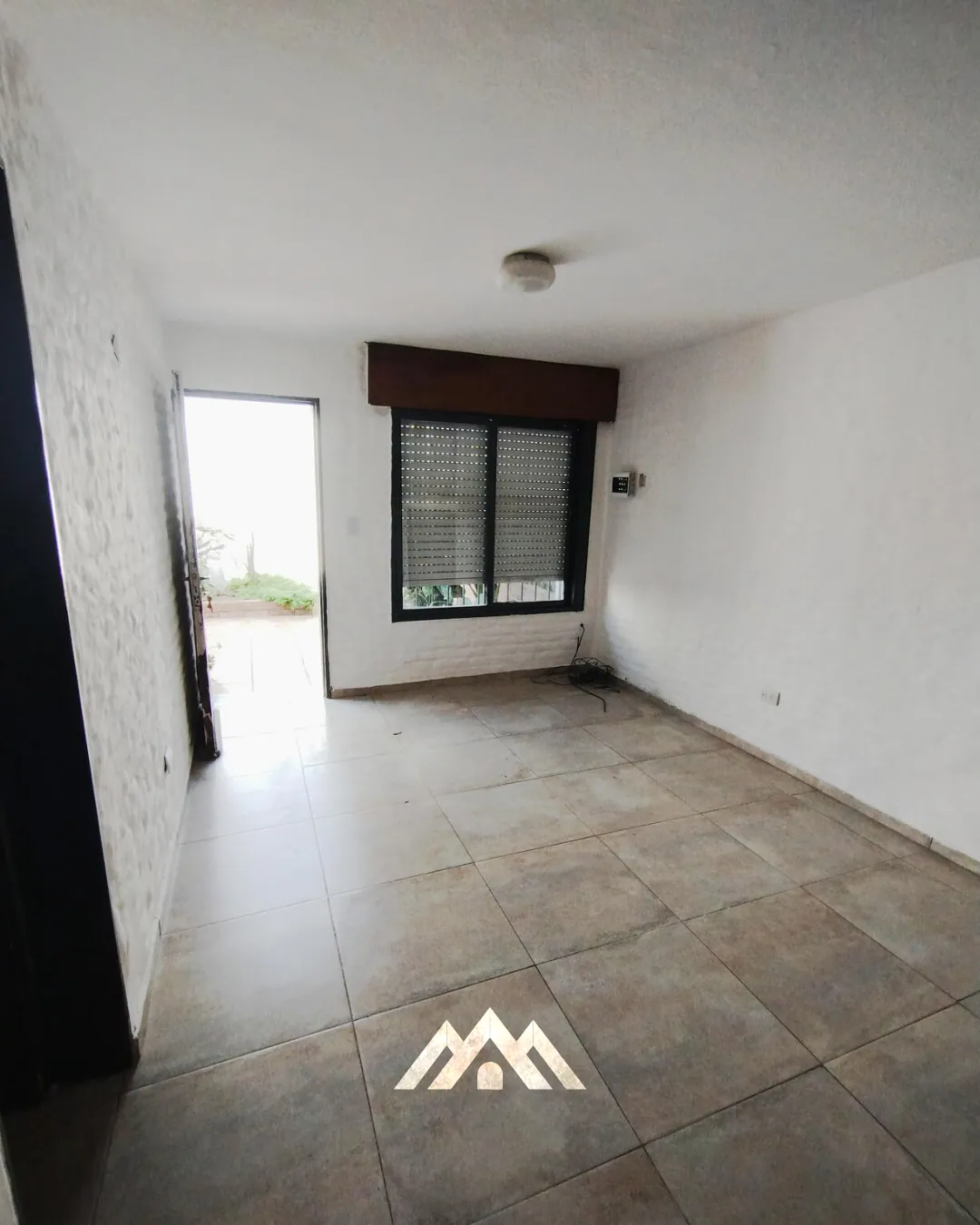 Casa 3 dormitorios s/ Caseros al 2300