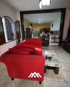 Casa de 3 dormitorios en B° Los Plátanos