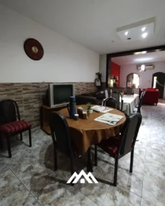 Casa de 3 dormitorios en B° Los Plátanos