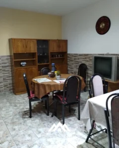 Casa de 3 dormitorios en B° Los Plátanos