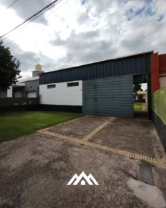 Casa de 3 dormitorios en B° Los Plátanos