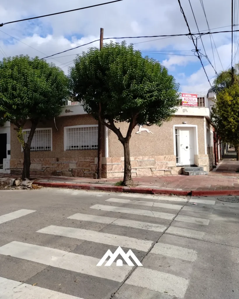 Casa 2 dormitorios en Alto Alberdi